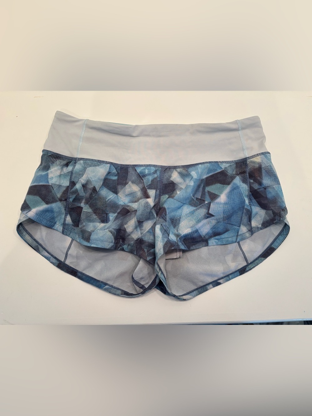 Lululemon Geometric Print Speed Up Shorts- 2.5 inches